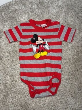 Vintage 2000s Disney Store Mickey Short Sleeve Bodysuit 24 months